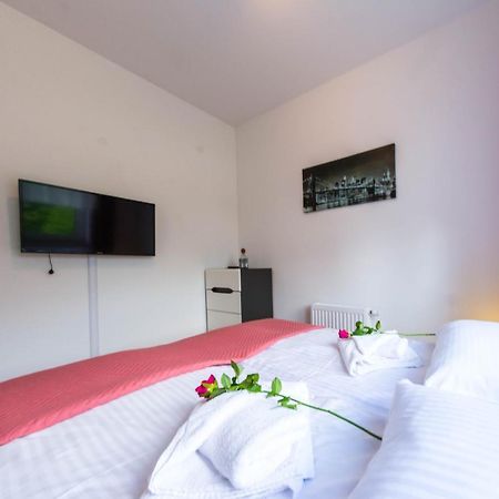 Świeradów-Zdrój Apartamenty Izerskie - Ul. Cicha 13H-I מראה חיצוני תמונה