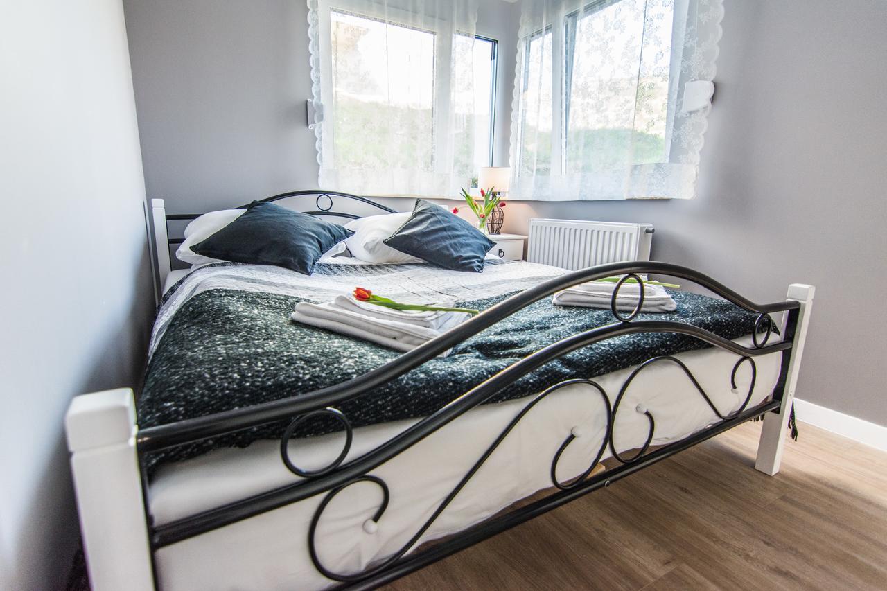 Świeradów-Zdrój Apartamenty Izerskie - Ul. Cicha 13H-I מראה חיצוני תמונה